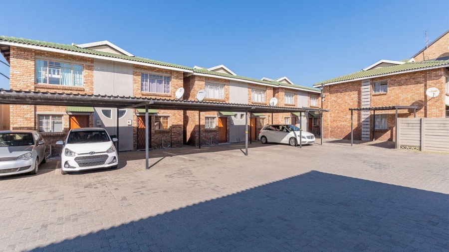 2 Bedroom Property for Sale in Edleen Gauteng