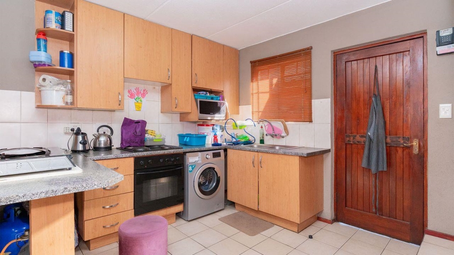 2 Bedroom Property for Sale in Edleen Gauteng