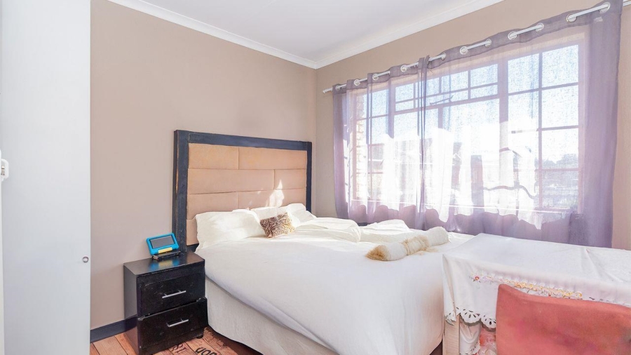 2 Bedroom Property for Sale in Edleen Gauteng