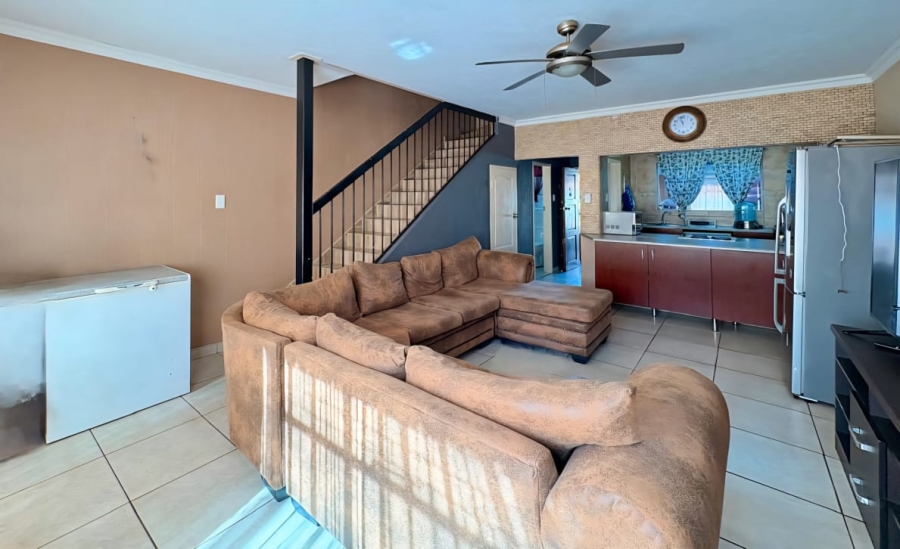 2 Bedroom Property for Sale in Dayanglen Gauteng