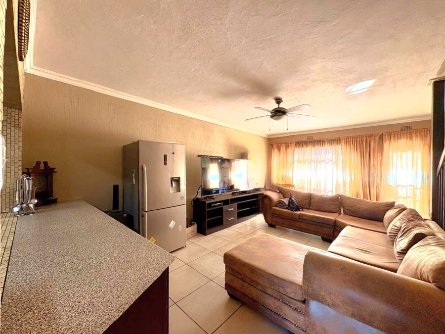 2 Bedroom Property for Sale in Dayanglen Gauteng