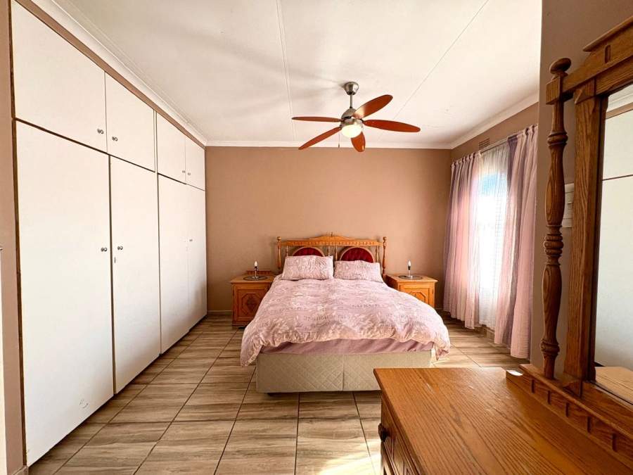 2 Bedroom Property for Sale in Dayanglen Gauteng