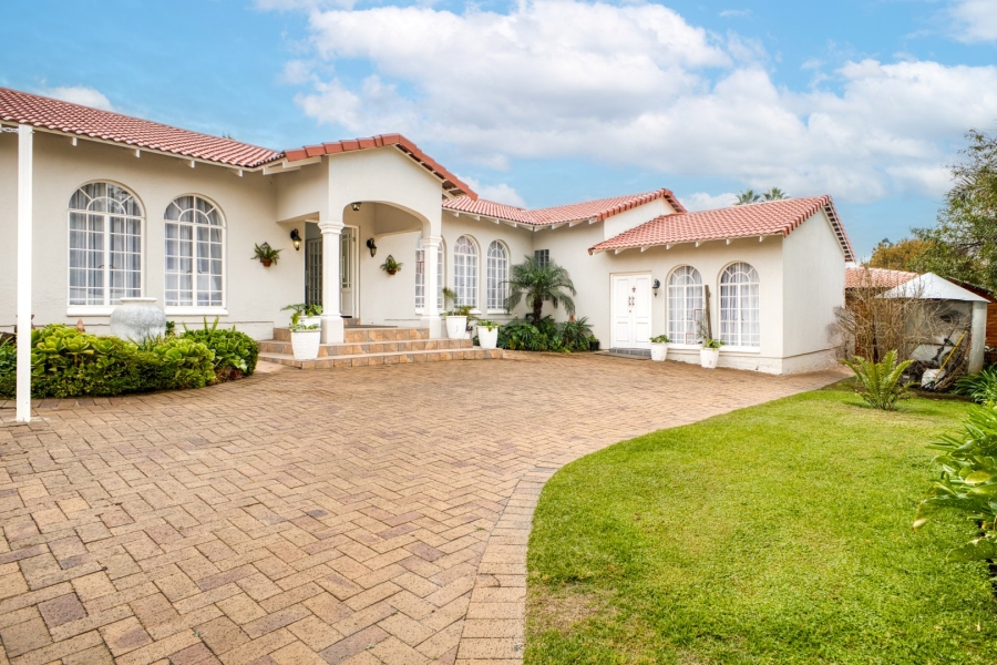 To Let 5 Bedroom Property for Rent in Lonehill Gauteng