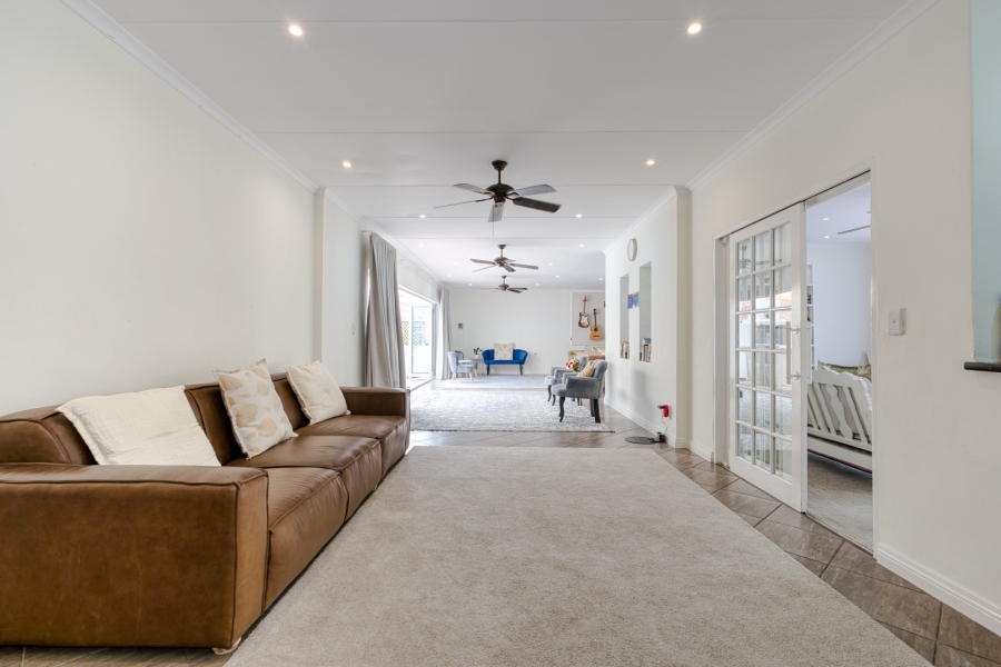 To Let 5 Bedroom Property for Rent in Lonehill Gauteng