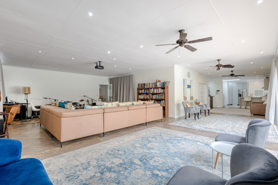 To Let 5 Bedroom Property for Rent in Lonehill Gauteng