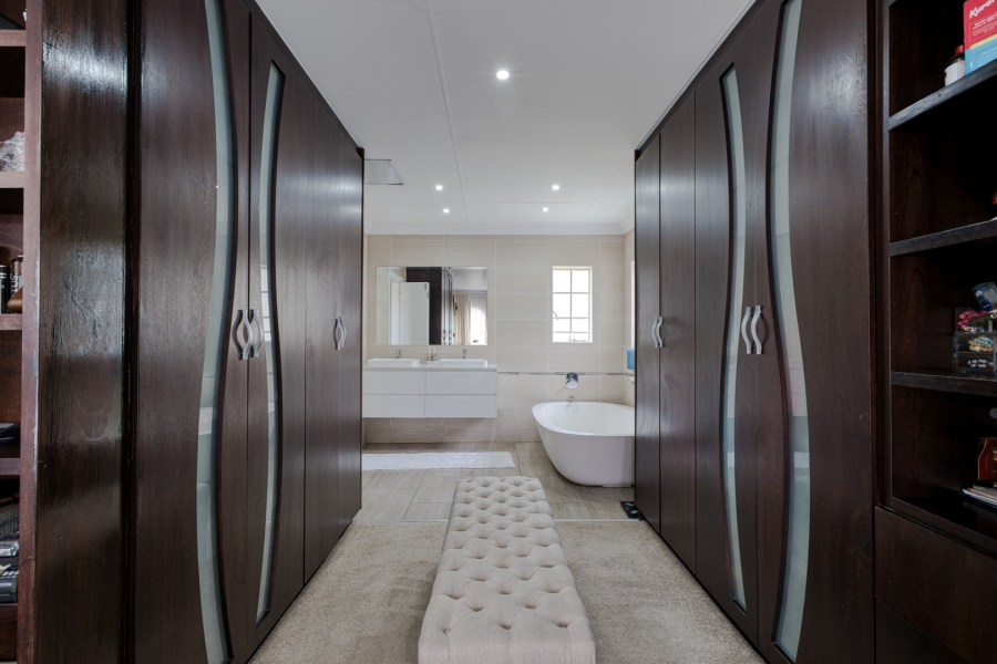 To Let 5 Bedroom Property for Rent in Lonehill Gauteng