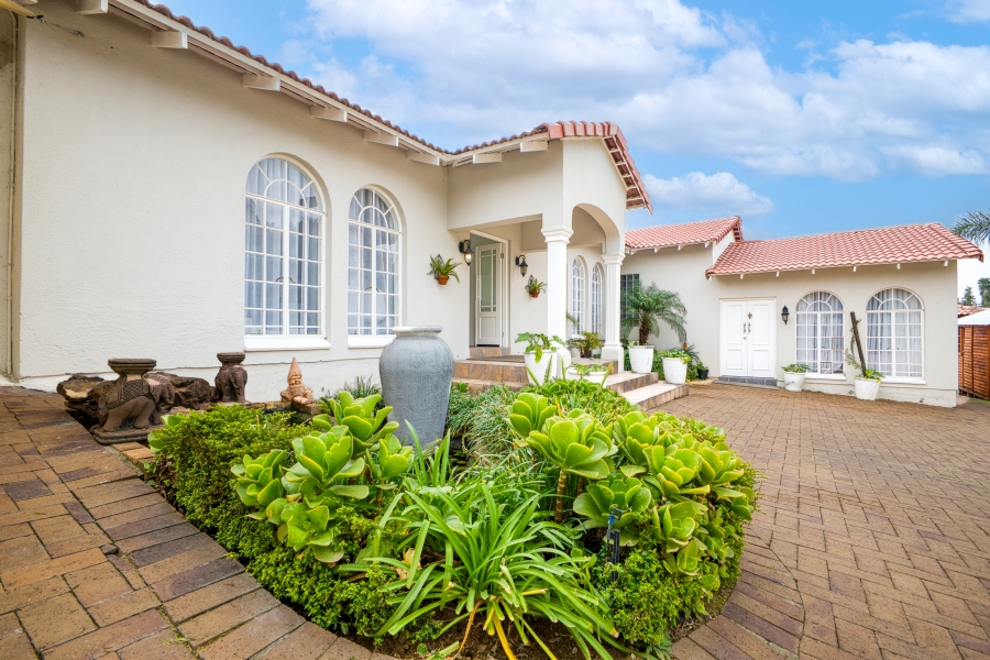To Let 5 Bedroom Property for Rent in Lonehill Gauteng