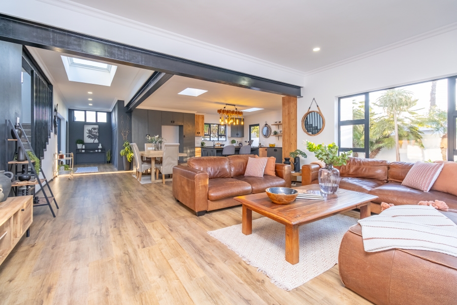 4 Bedroom Property for Sale in Roodekrans Gauteng