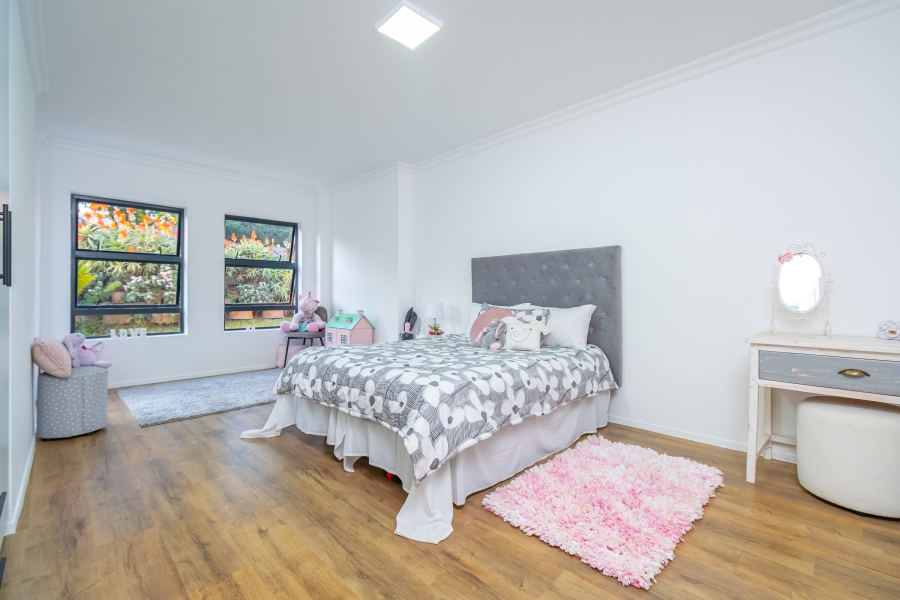 4 Bedroom Property for Sale in Roodekrans Gauteng