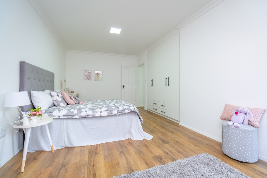 4 Bedroom Property for Sale in Roodekrans Gauteng