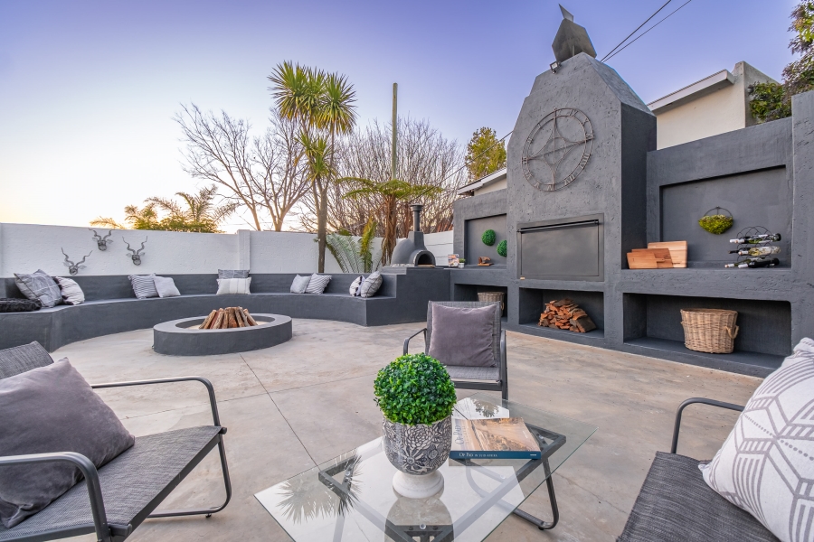 4 Bedroom Property for Sale in Roodekrans Gauteng