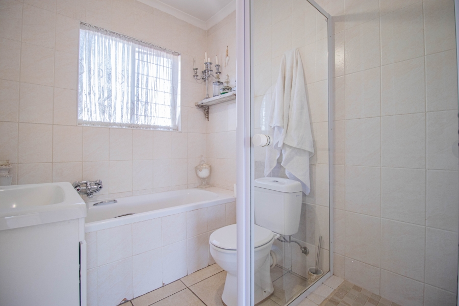 2 Bedroom Property for Sale in Florida Glen Gauteng