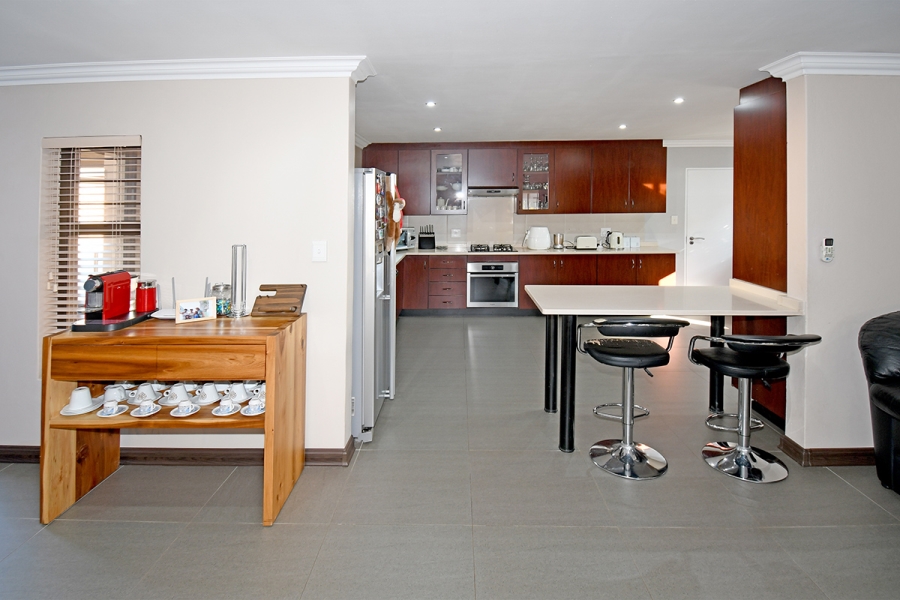 4 Bedroom Property for Sale in Greenstone Hill Gauteng