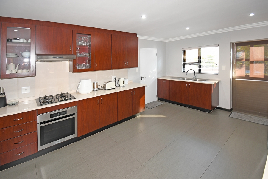 4 Bedroom Property for Sale in Greenstone Hill Gauteng