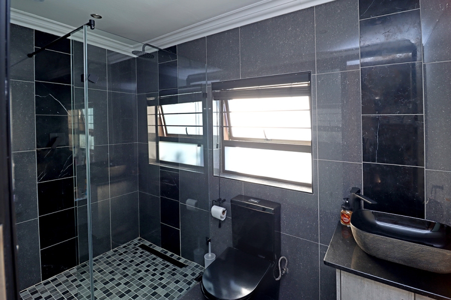 4 Bedroom Property for Sale in Greenstone Hill Gauteng
