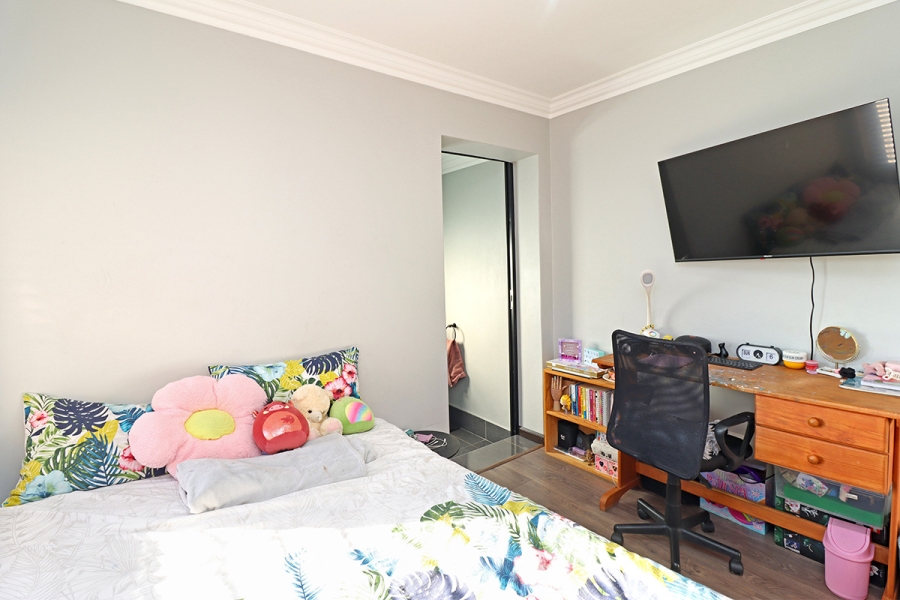 4 Bedroom Property for Sale in Greenstone Hill Gauteng