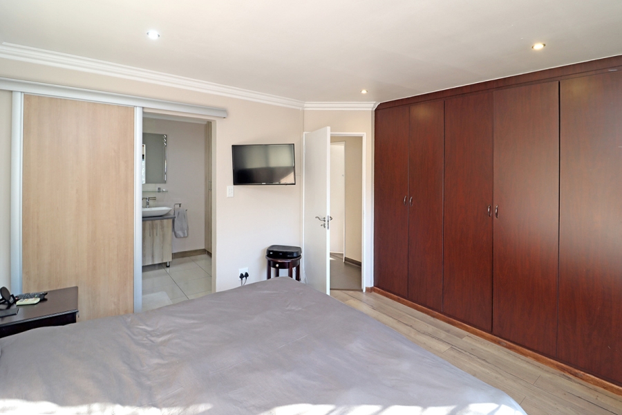 4 Bedroom Property for Sale in Greenstone Hill Gauteng