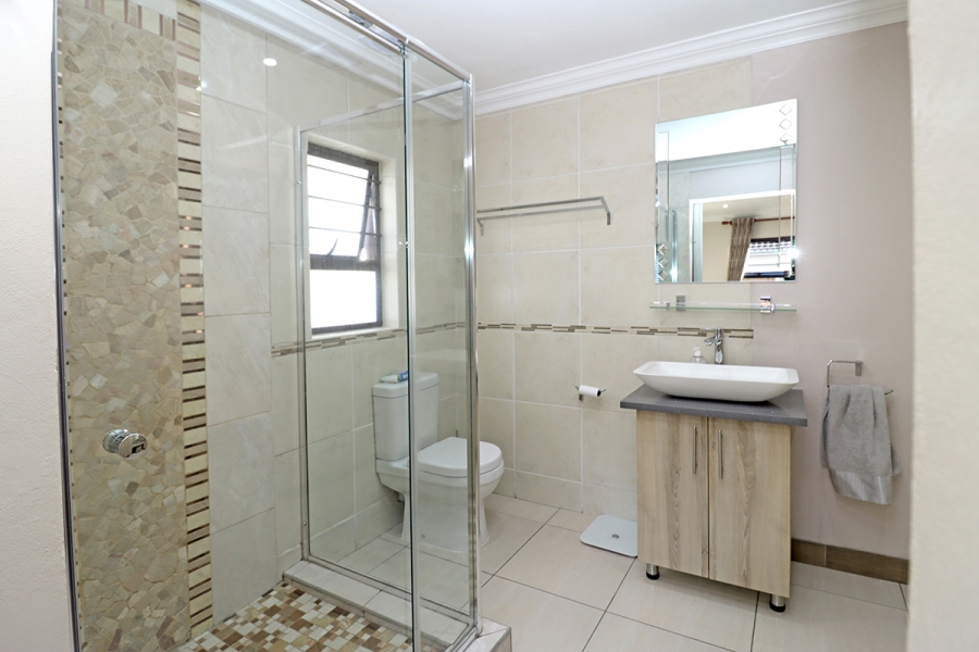 4 Bedroom Property for Sale in Greenstone Hill Gauteng
