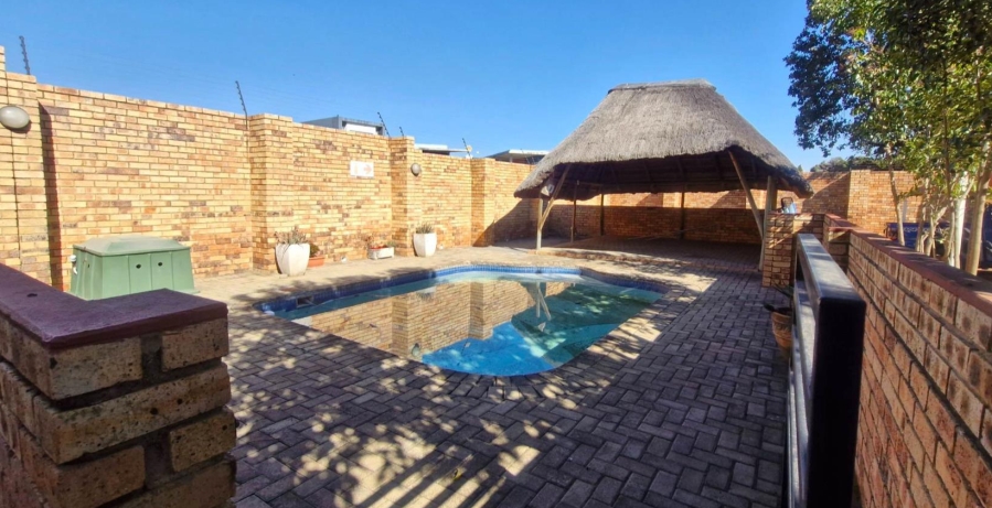 2 Bedroom Property for Sale in Bedfordview Gauteng