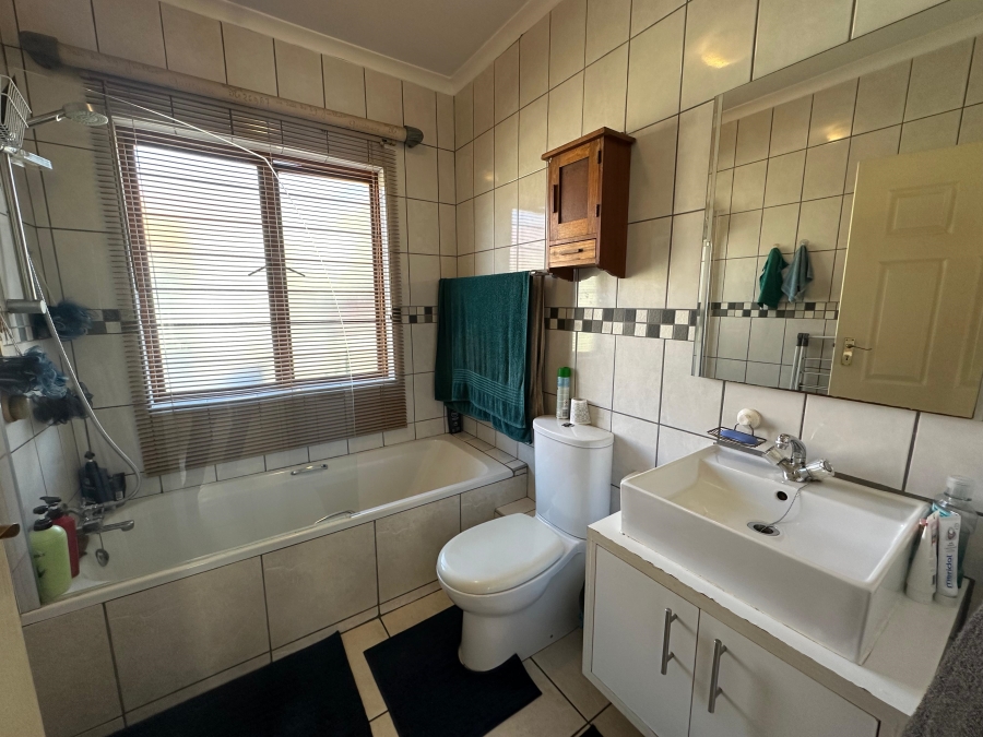 2 Bedroom Property for Sale in Moregloed Gauteng
