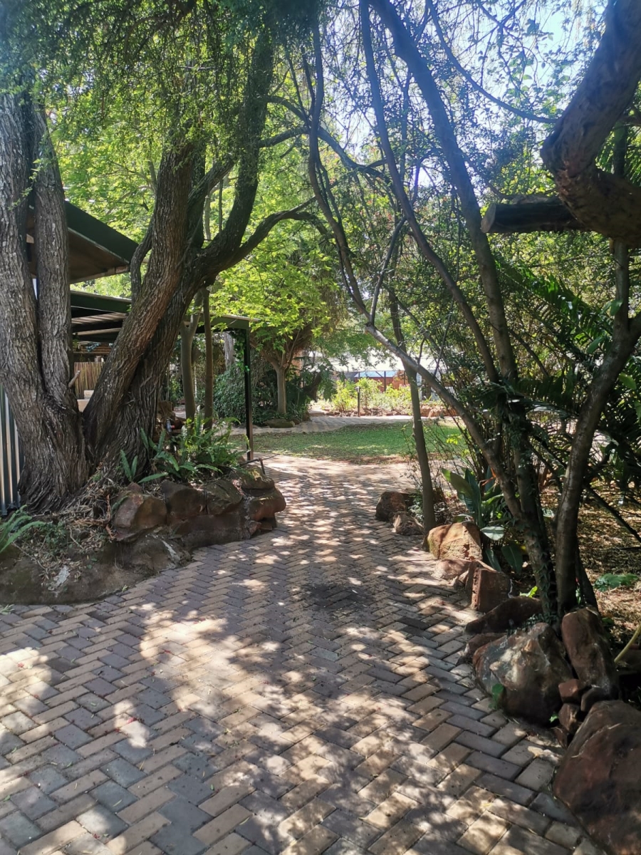 6 Bedroom Property for Sale in Chancliff A H Gauteng