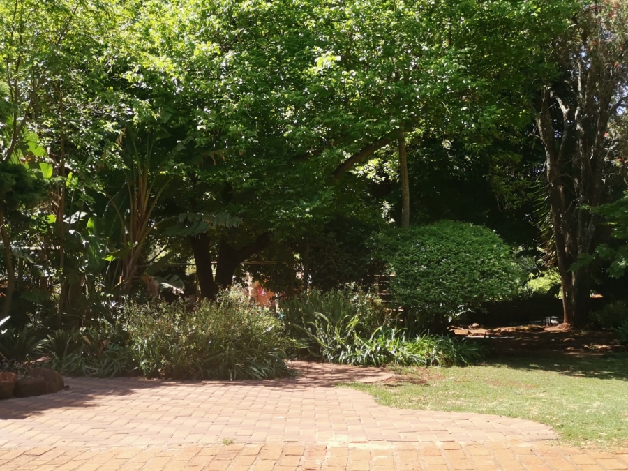 6 Bedroom Property for Sale in Chancliff A H Gauteng
