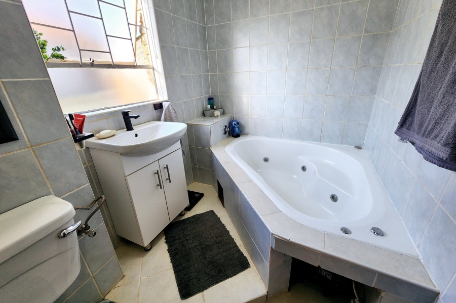 3 Bedroom Property for Sale in Valhalla Gauteng