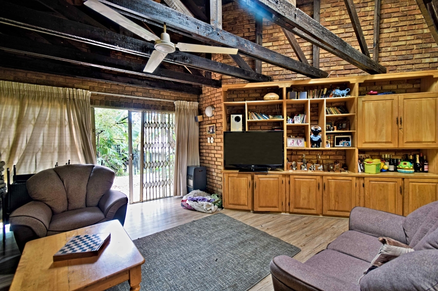 5 Bedroom Property for Sale in Florauna Gauteng