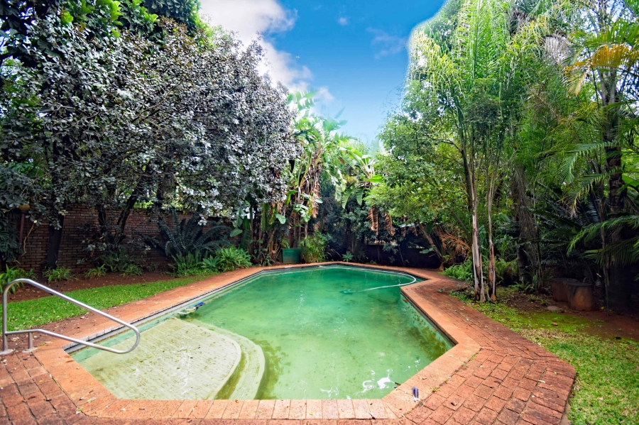 5 Bedroom Property for Sale in Florauna Gauteng