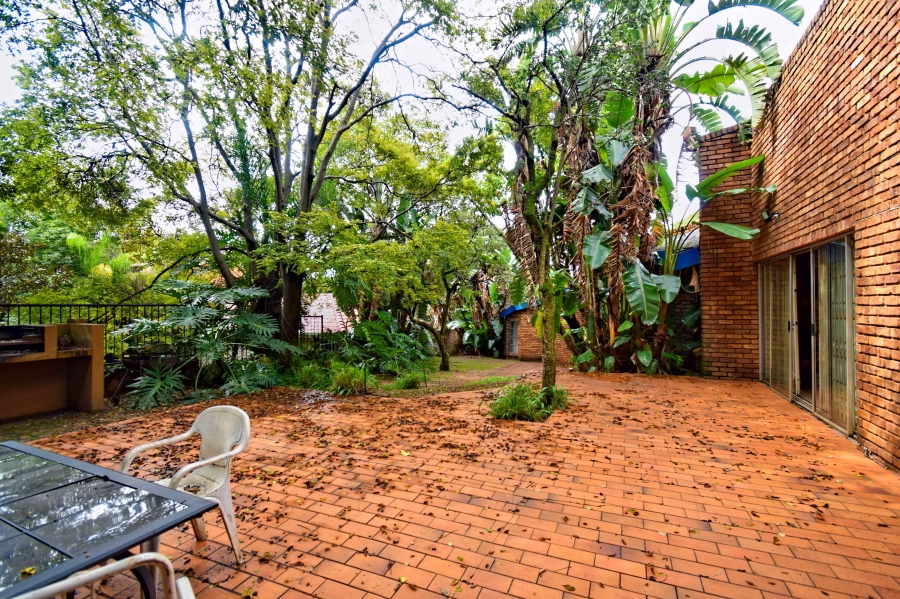 5 Bedroom Property for Sale in Florauna Gauteng