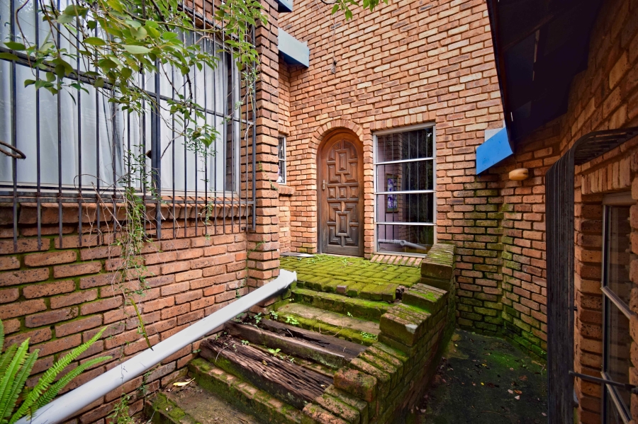 5 Bedroom Property for Sale in Florauna Gauteng