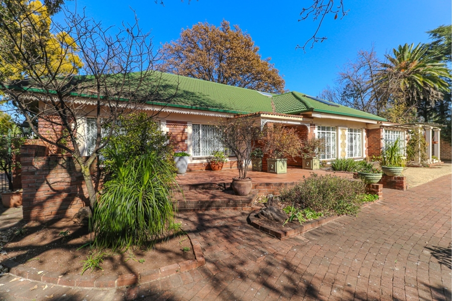 4 Bedroom Property for Sale in Strubenvale Gauteng