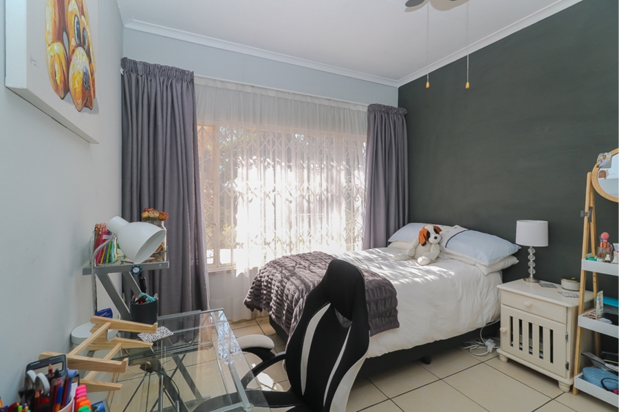 4 Bedroom Property for Sale in Strubenvale Gauteng