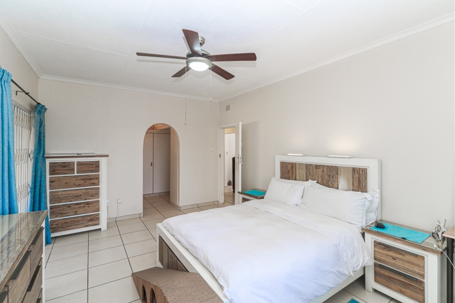 4 Bedroom Property for Sale in Strubenvale Gauteng