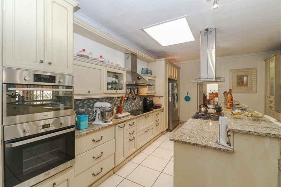 4 Bedroom Property for Sale in Strubenvale Gauteng