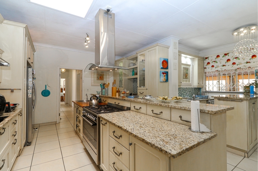 4 Bedroom Property for Sale in Strubenvale Gauteng