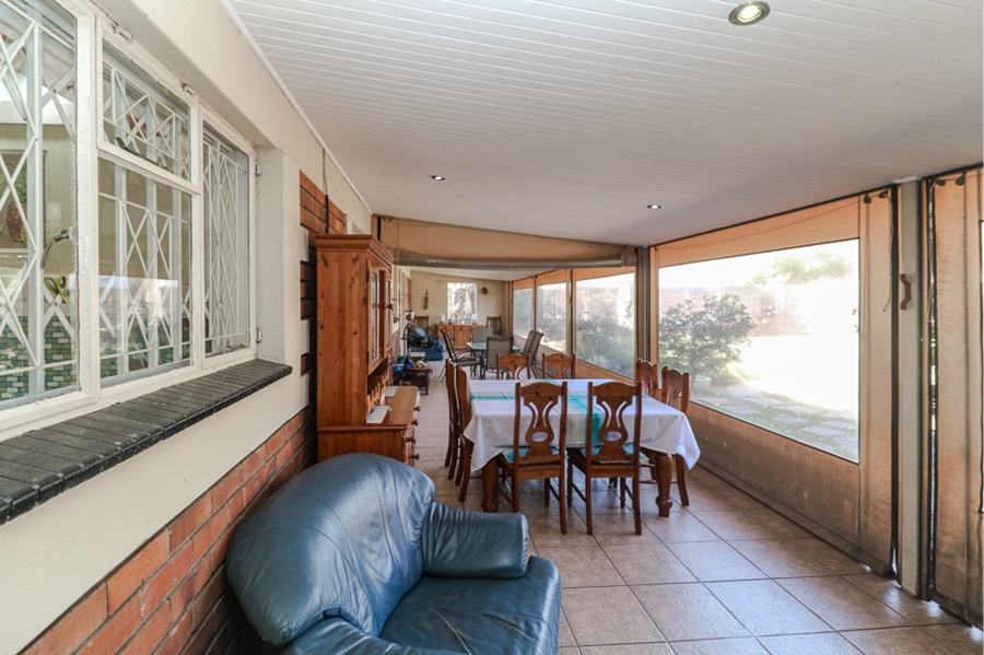 4 Bedroom Property for Sale in Strubenvale Gauteng