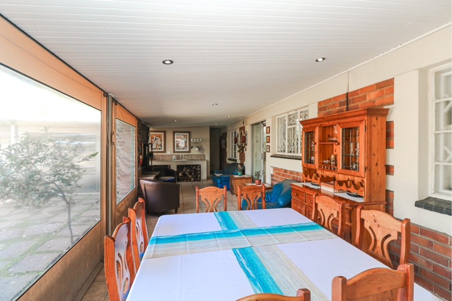 4 Bedroom Property for Sale in Strubenvale Gauteng