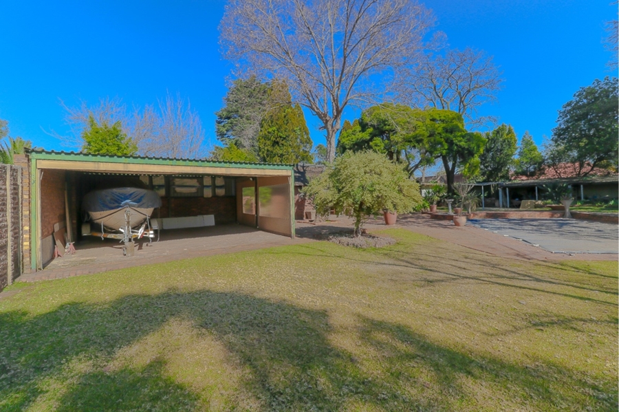 4 Bedroom Property for Sale in Strubenvale Gauteng