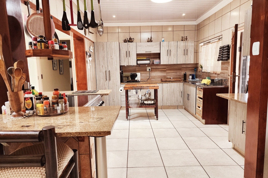 5 Bedroom Property for Sale in Valhalla Gauteng