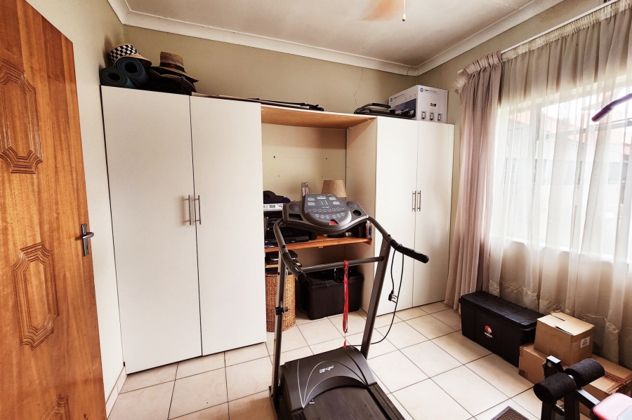 5 Bedroom Property for Sale in Valhalla Gauteng