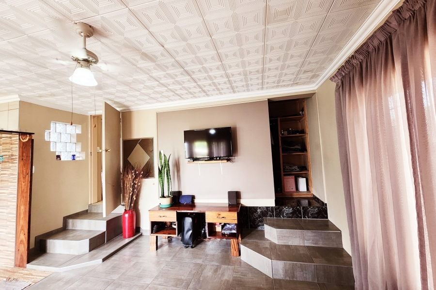 5 Bedroom Property for Sale in Valhalla Gauteng