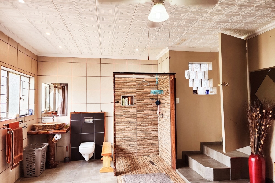 5 Bedroom Property for Sale in Valhalla Gauteng