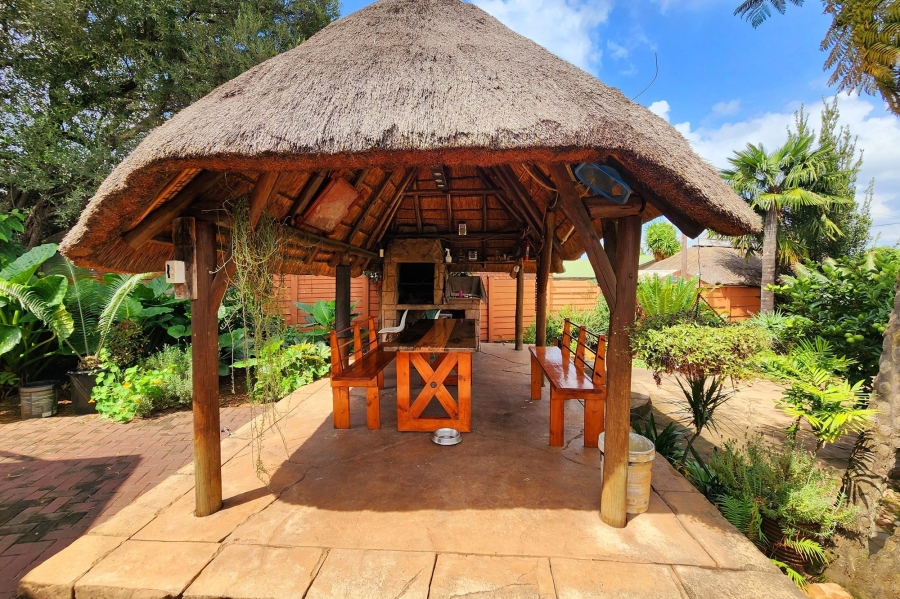 5 Bedroom Property for Sale in Valhalla Gauteng