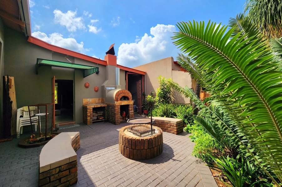 5 Bedroom Property for Sale in Valhalla Gauteng