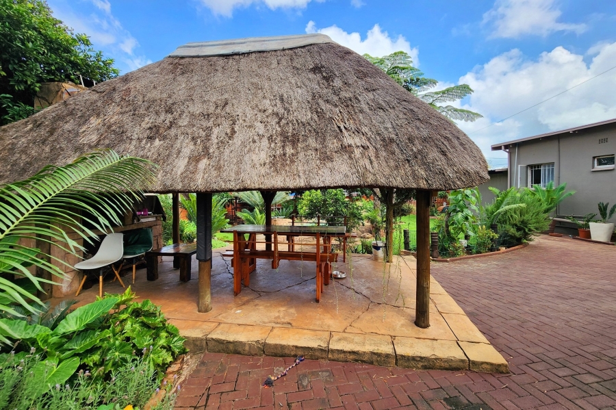 5 Bedroom Property for Sale in Valhalla Gauteng
