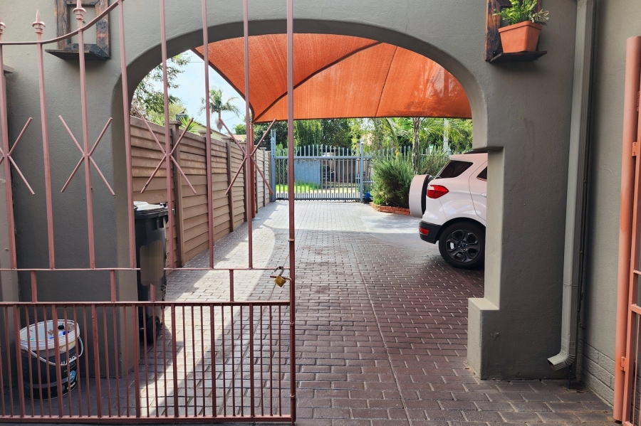 5 Bedroom Property for Sale in Valhalla Gauteng