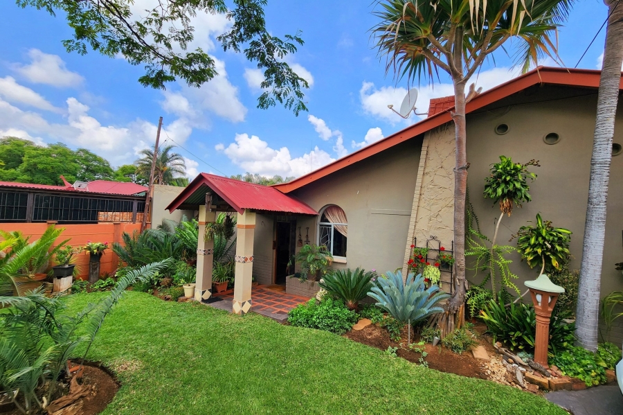 5 Bedroom Property for Sale in Valhalla Gauteng