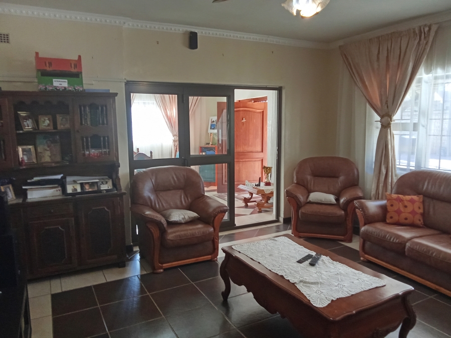 5 Bedroom Property for Sale in Witpoortjie Gauteng