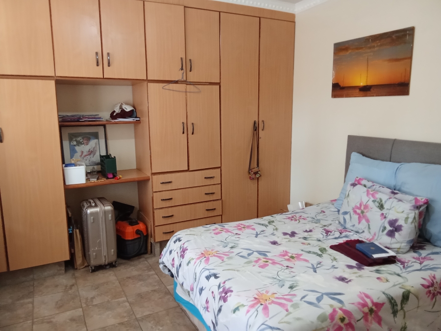 5 Bedroom Property for Sale in Witpoortjie Gauteng